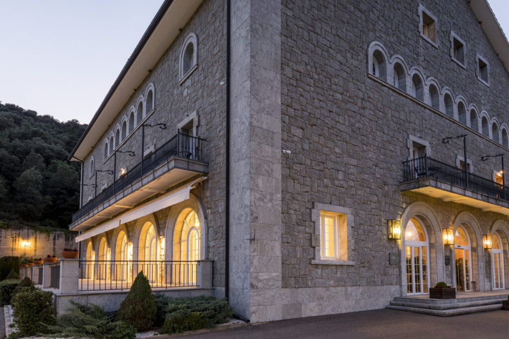 Imatge de la façana del Parador de Vic