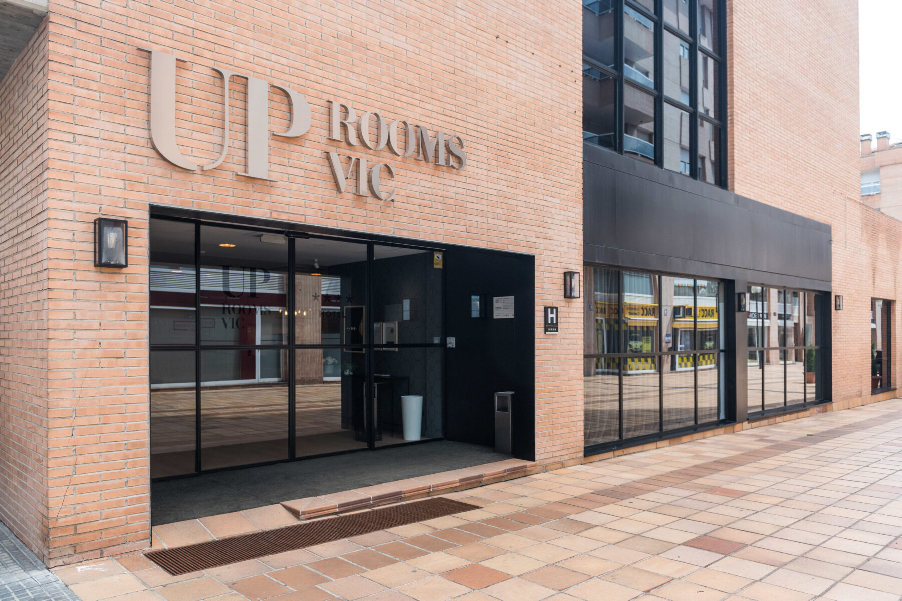 UP Rooms Vic 4*