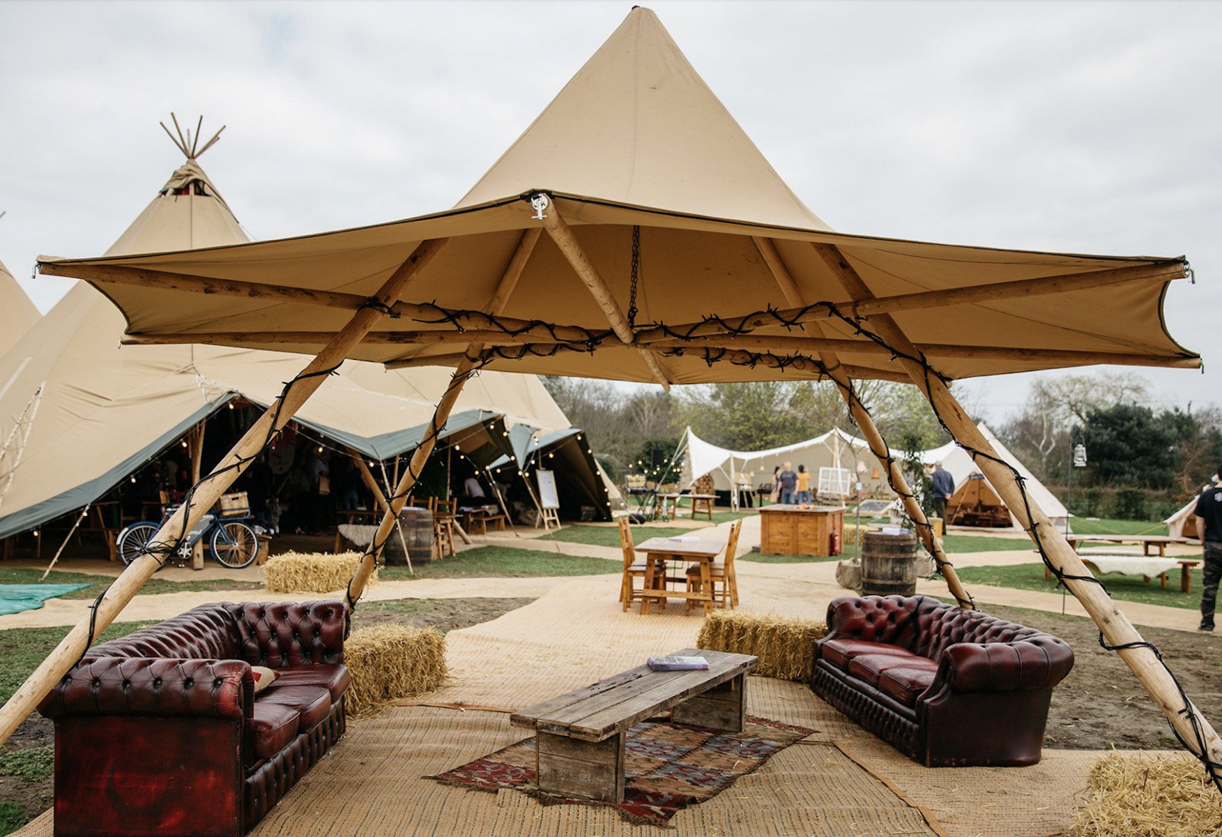 Lloguer de Tipis, Carpes & Glamping Tents per esdeveniments – Zona Tipi
